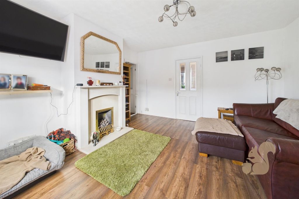 Property photo 2 of 18 Living Room