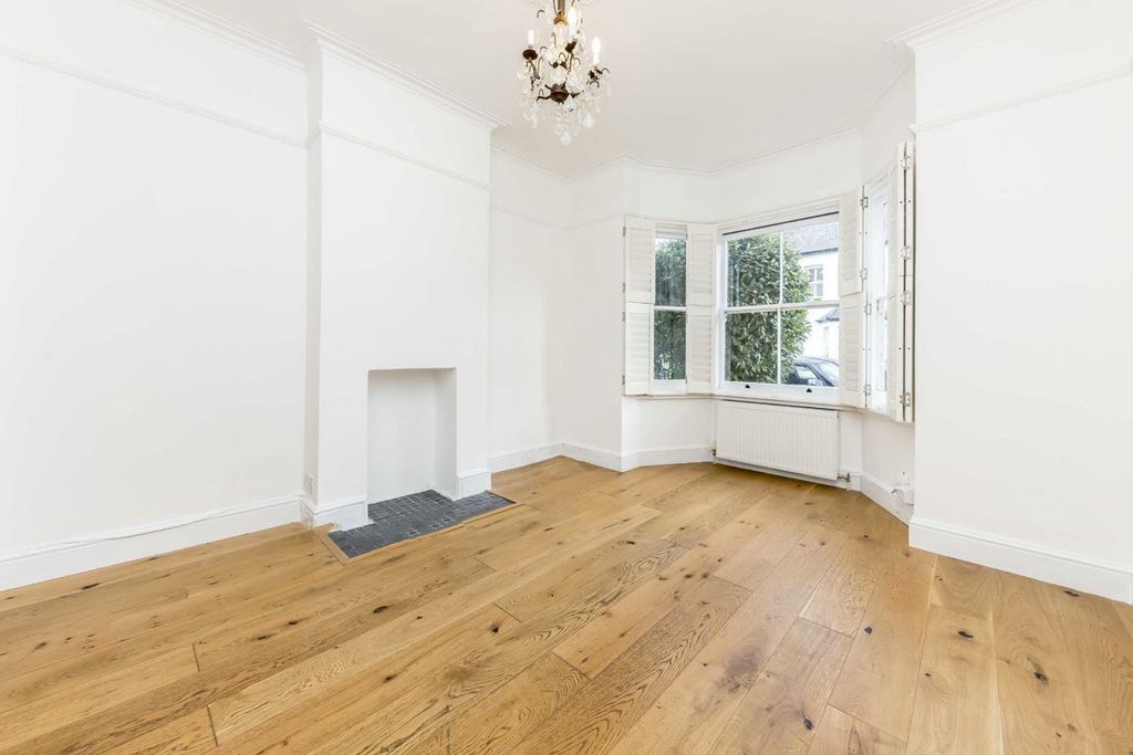 Property photo 2 of 9