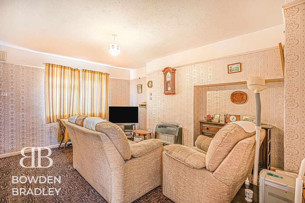 Property photo 3 of 16