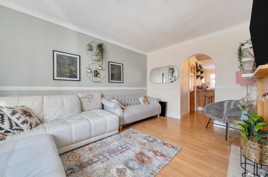 Property photo 2 of 21 1438029-1-69d5334...