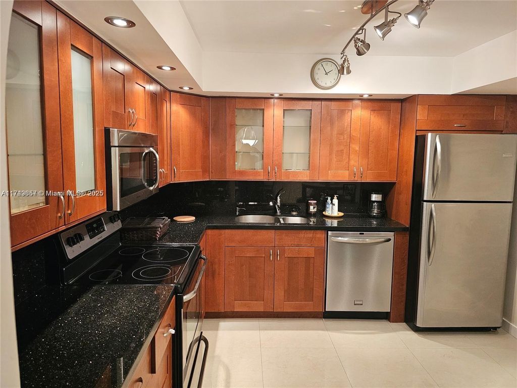 Property photo 3 of 10 <Alttext/>
