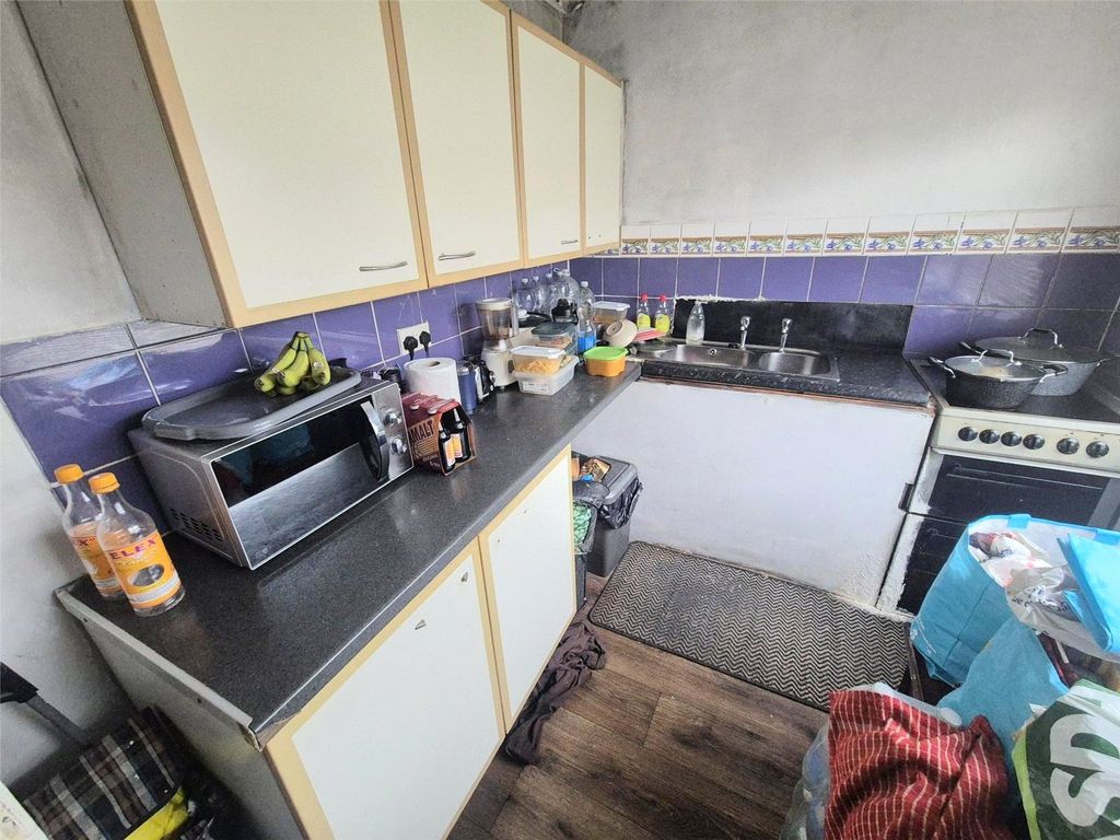 Property photo 3 of 5 Picture No. 10