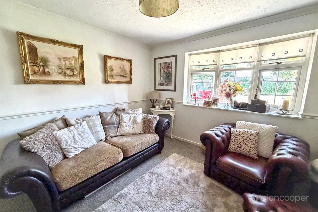Property photo 3 of 15 5162384
