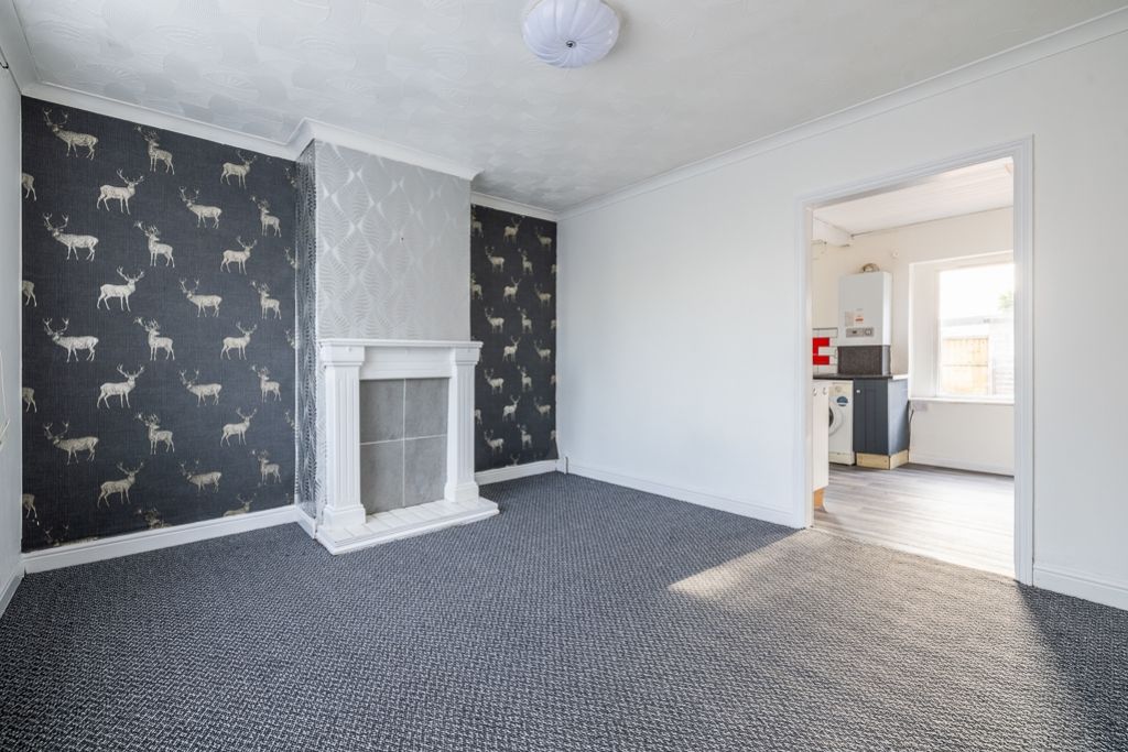 Property photo 2 of 11 67 Alexandra Road (Skegness)-6