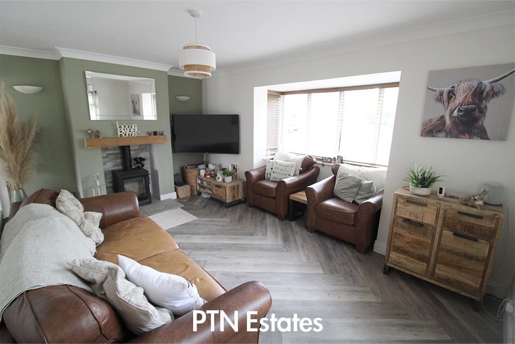 Property photo 2 of 13 Lounge