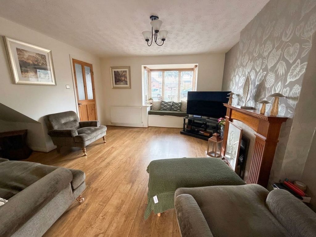 Property photo 2 of 25