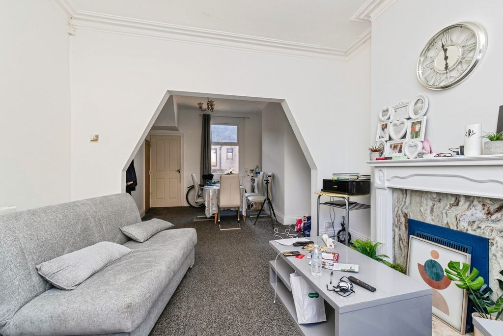 Property photo 2 of 13 Pbox-Img.Jpg