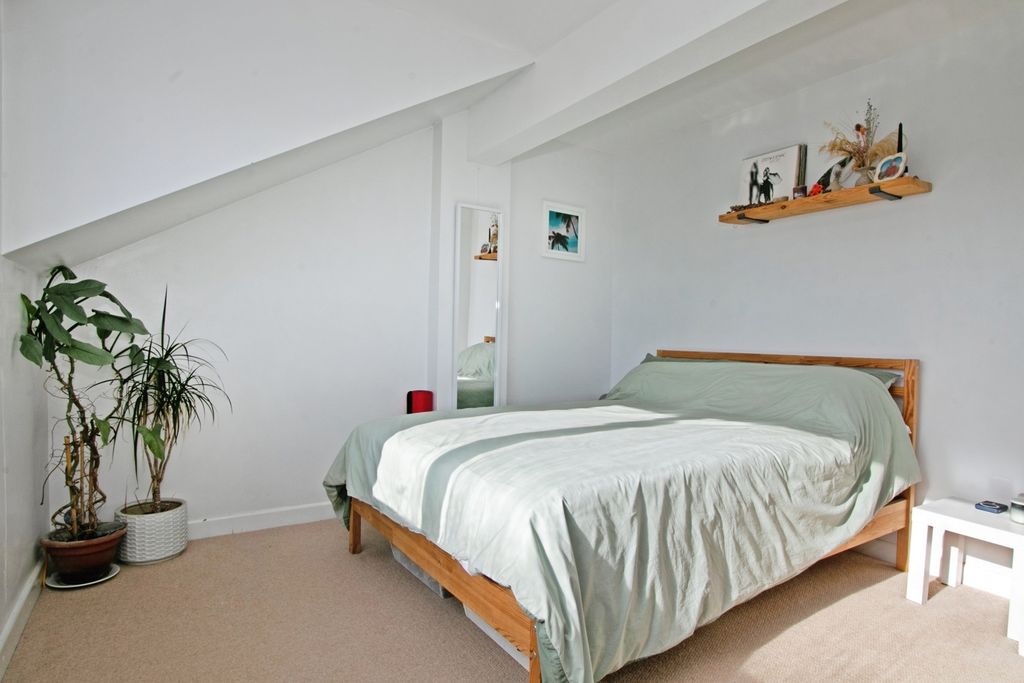 Property photo 3 of 18 Bedroom One