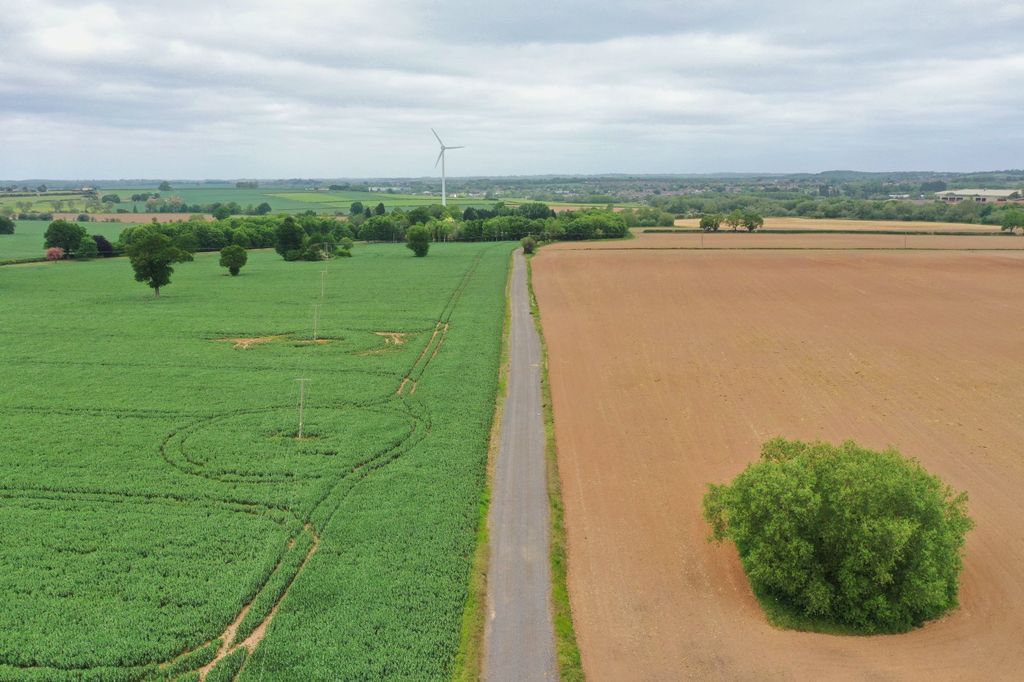 Property photo 1 of 5 Farm Track