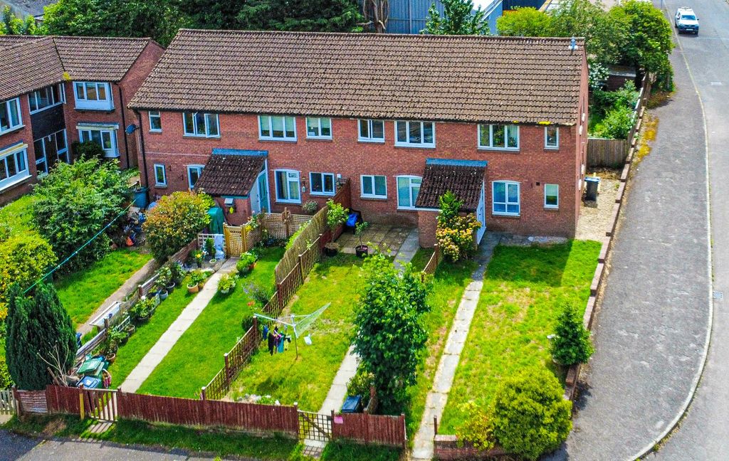 Property photo 1 of 8 5189520