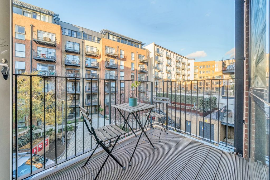 Property photo 2 of 16 Picture No. 40