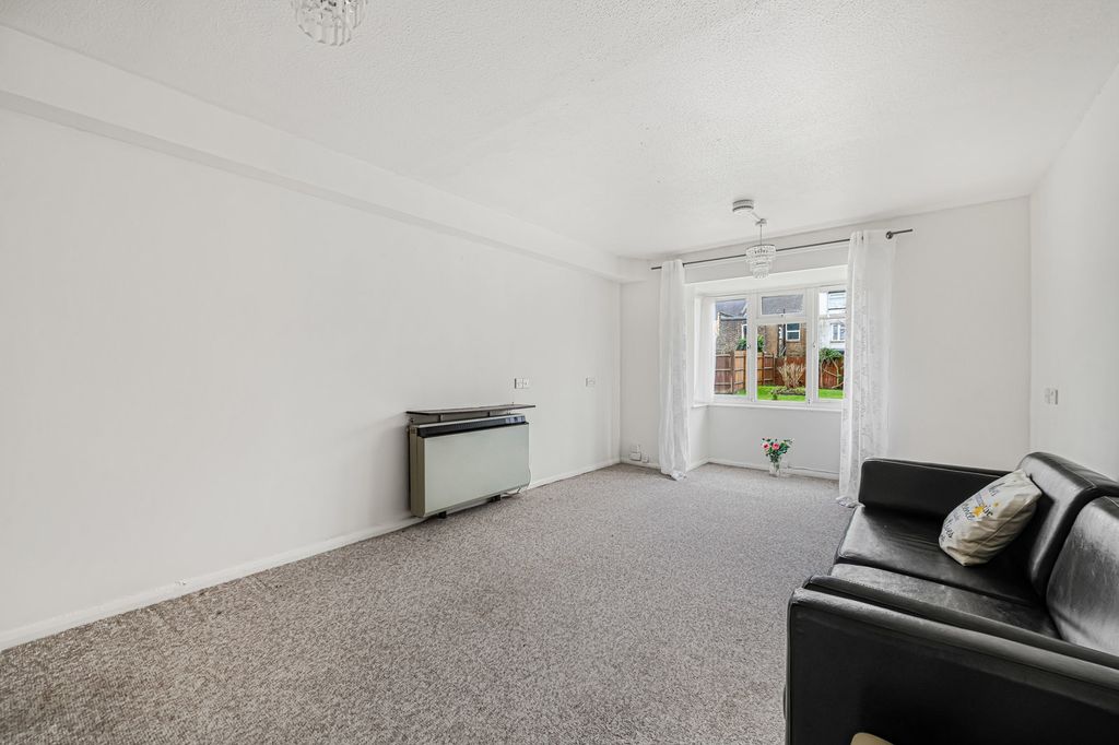 Property photo 2 of 16 Reception Room