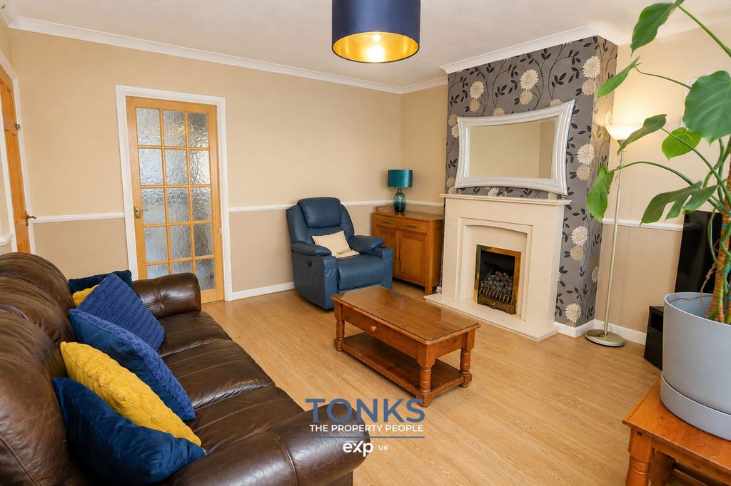Property photo 3 of 23