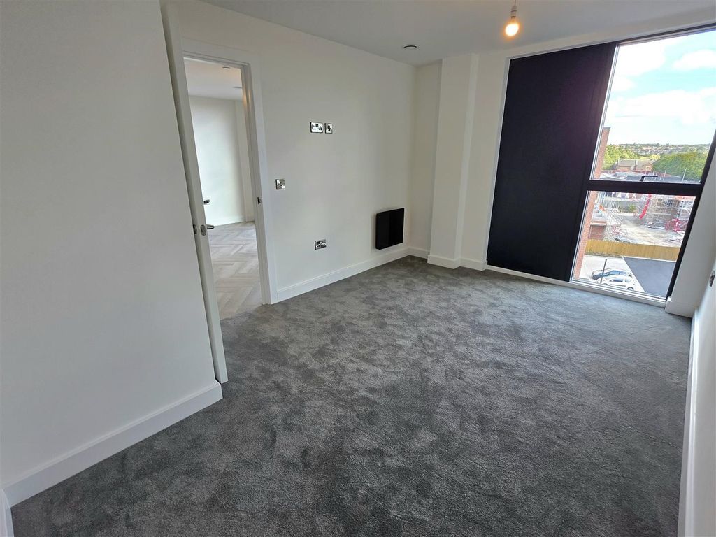 Property photo 3 of 7 Bedroom