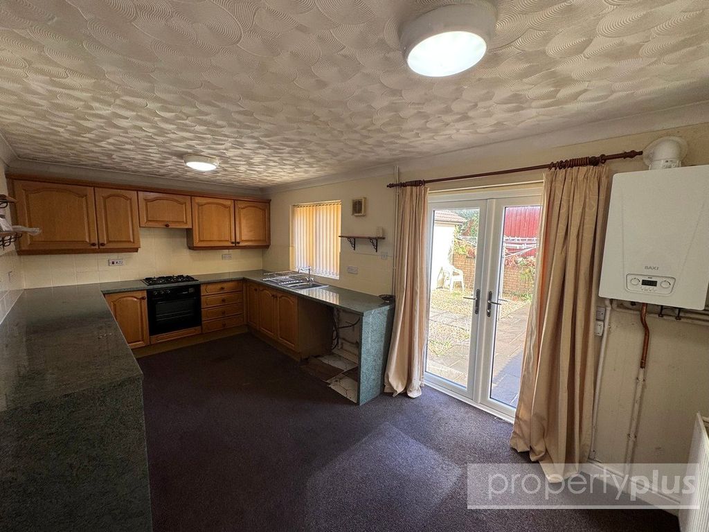 Property photo 2 of 16 Picture No. 12