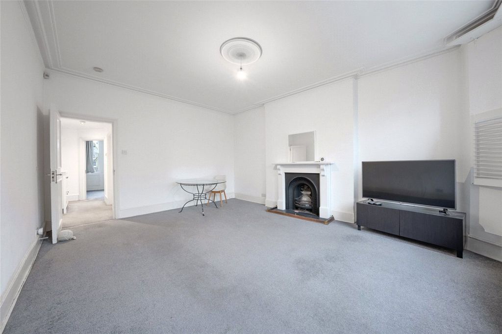 Property photo 3 of 11 Picture No. 10