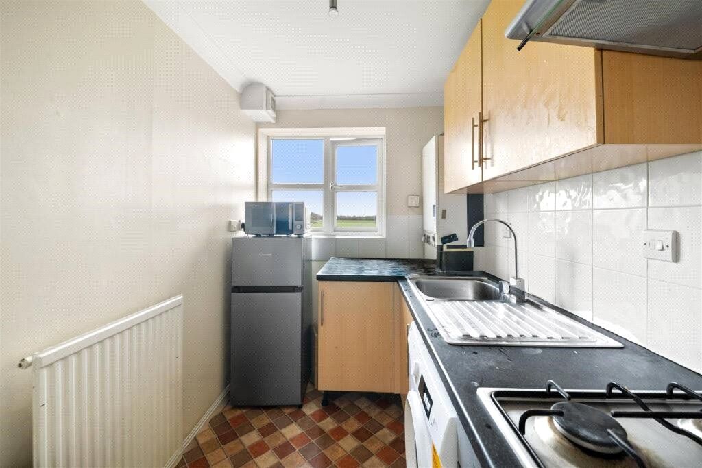 Property photo 3 of 7 Kitchen