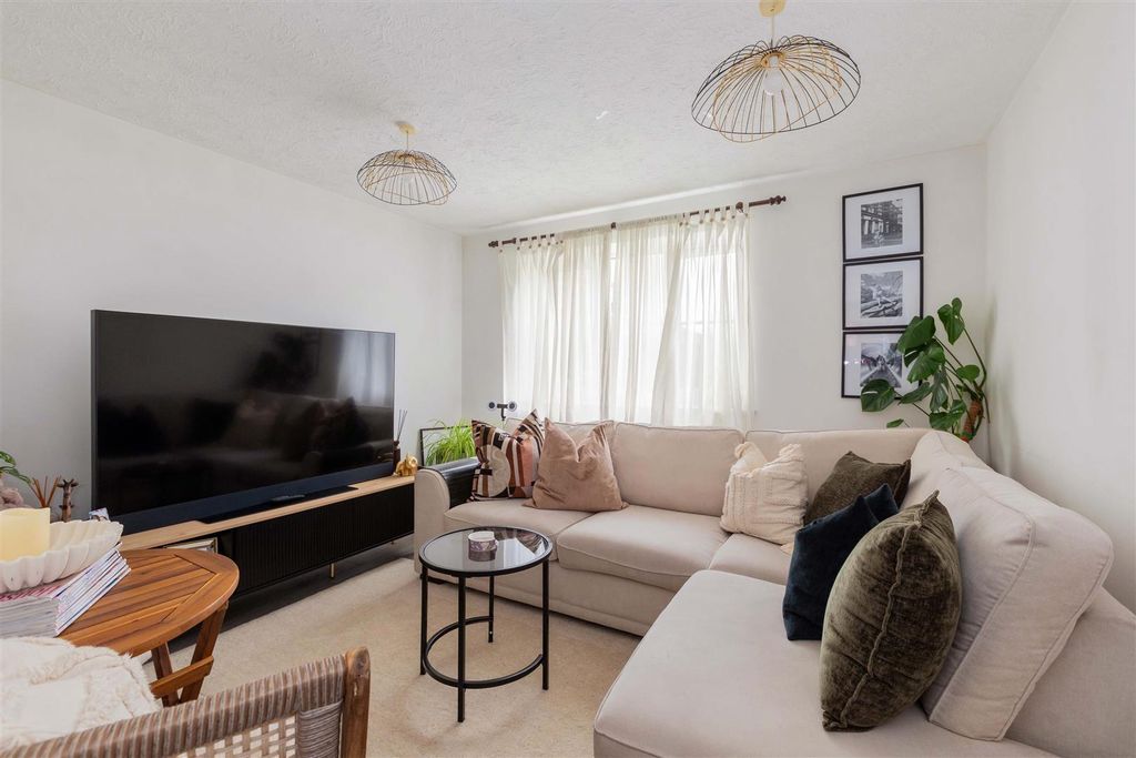 Property photo 2 of 11 1 Goodwin Villas-11.Jpg