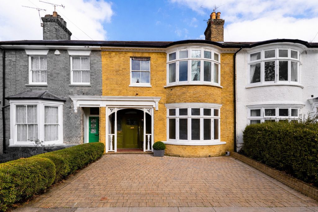 Property photo 1 of 30