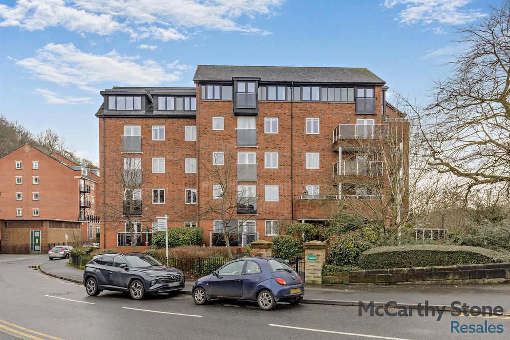 Property photo 1 of 23 8679393-Exterior01-800.Jpg