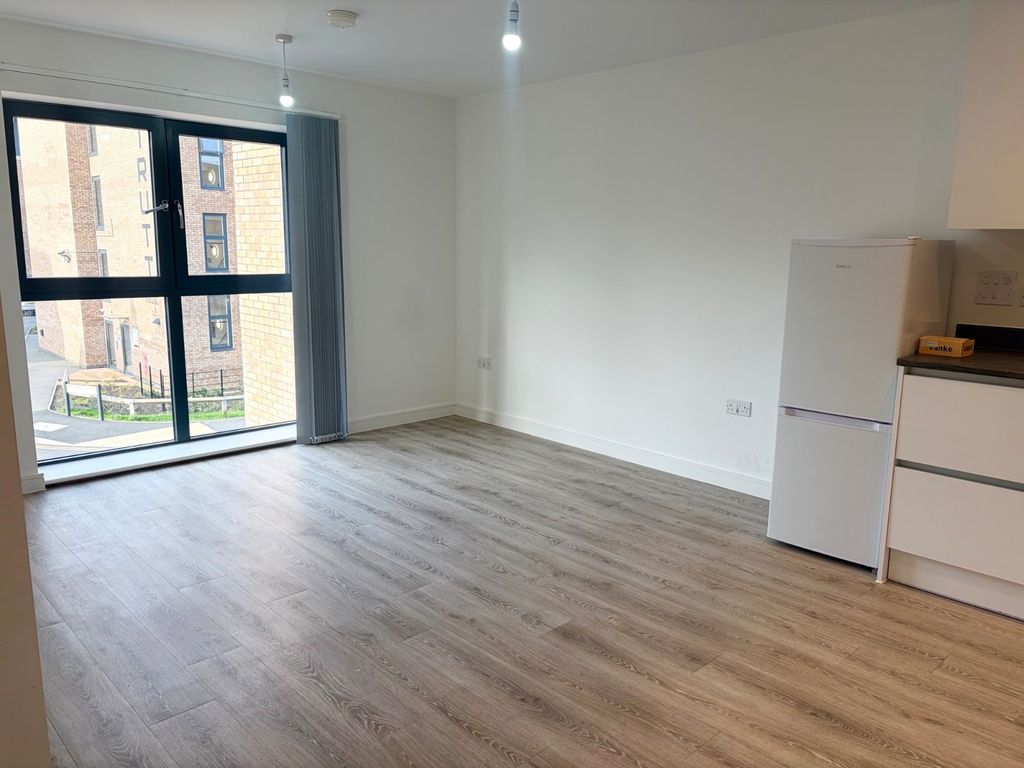 Property photo 3 of 10 Picture No. 13