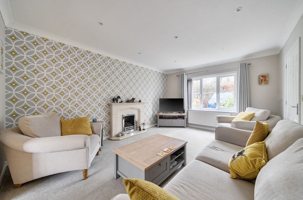 Property photo 2 of 17 Sitting Room