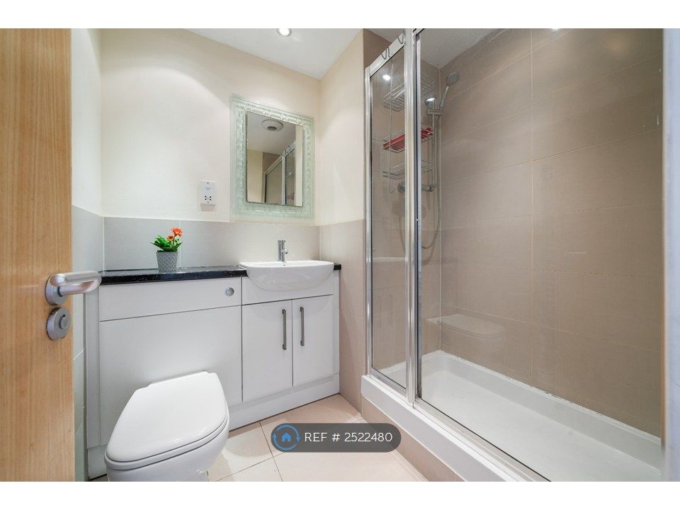 Property photo 2 of 14 Main Bathroom