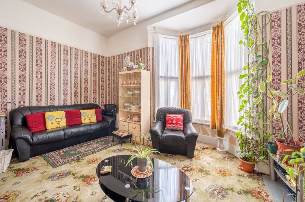 Property photo 1 of 5