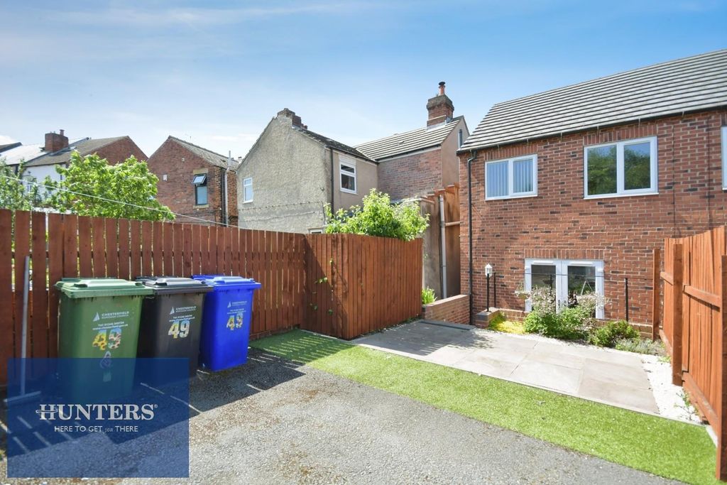 Property photo 3 of 16 Rear Garden 01.Jpg