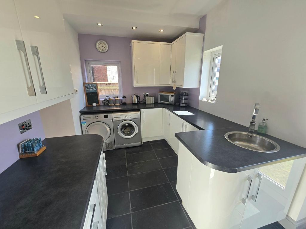 Property photo 2 of 16 Kitchen