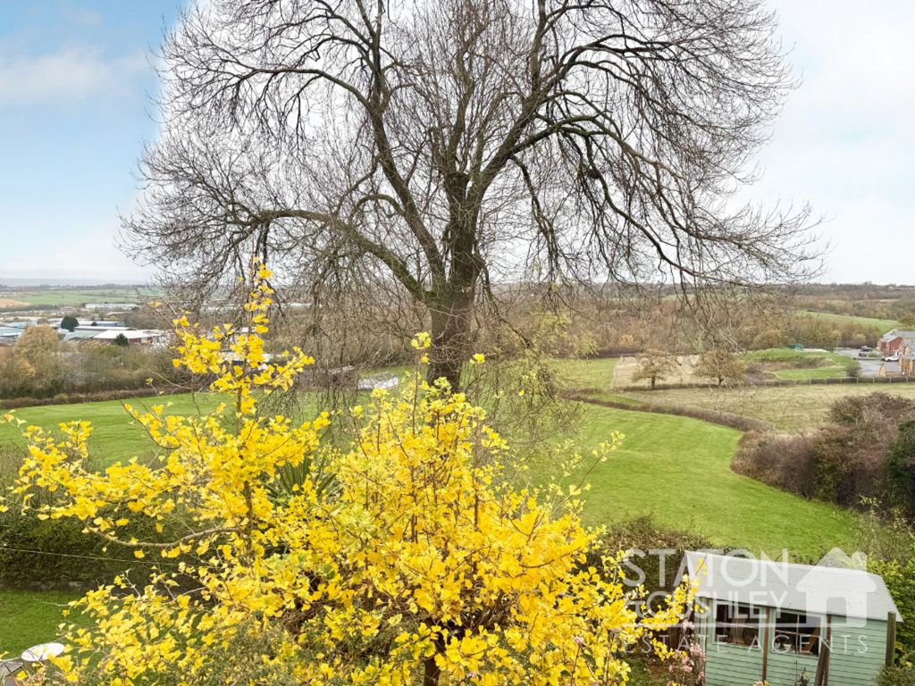 Property photo 3 of 39