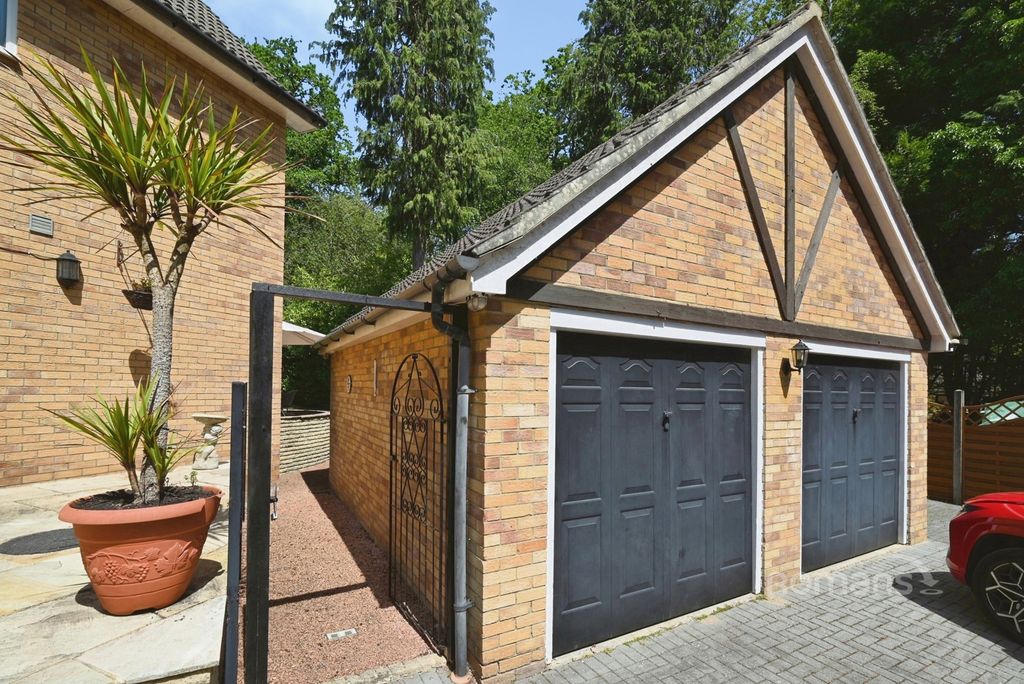 Property photo 2 of 25 Pbox-Img.Jpg