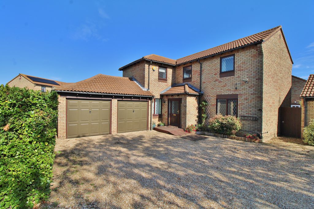 Property photo 1 of 32