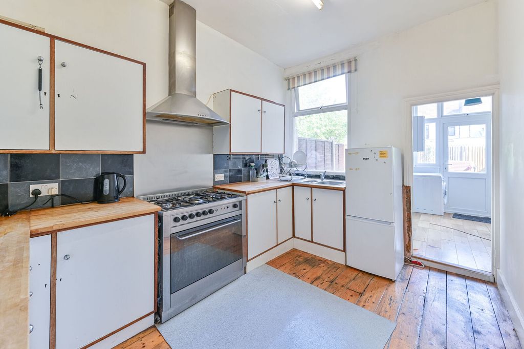 Property photo 1 of 23