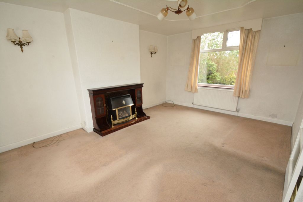 Property photo 3 of 11 Lounge