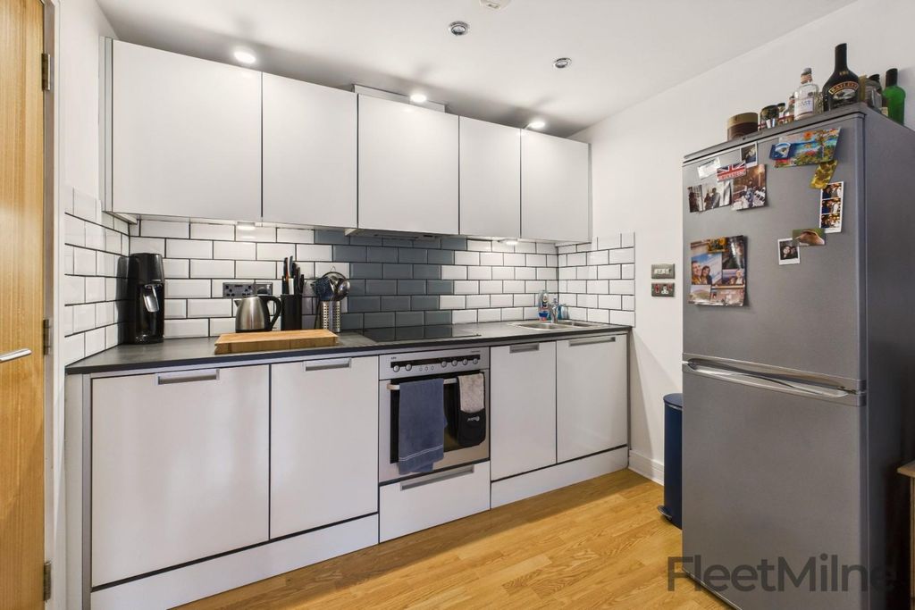 Property photo 3 of 21 Kitchen