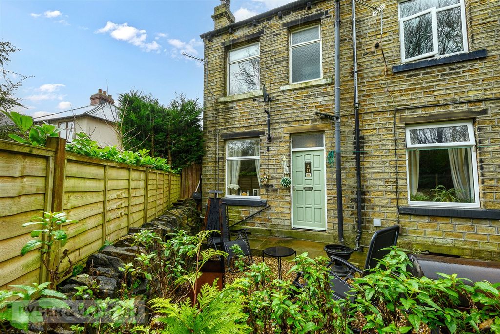 Property photo 1 of 19 Front