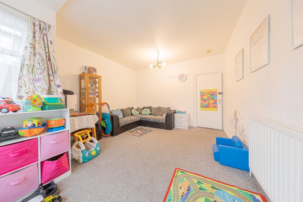 Property photo 2 of 24