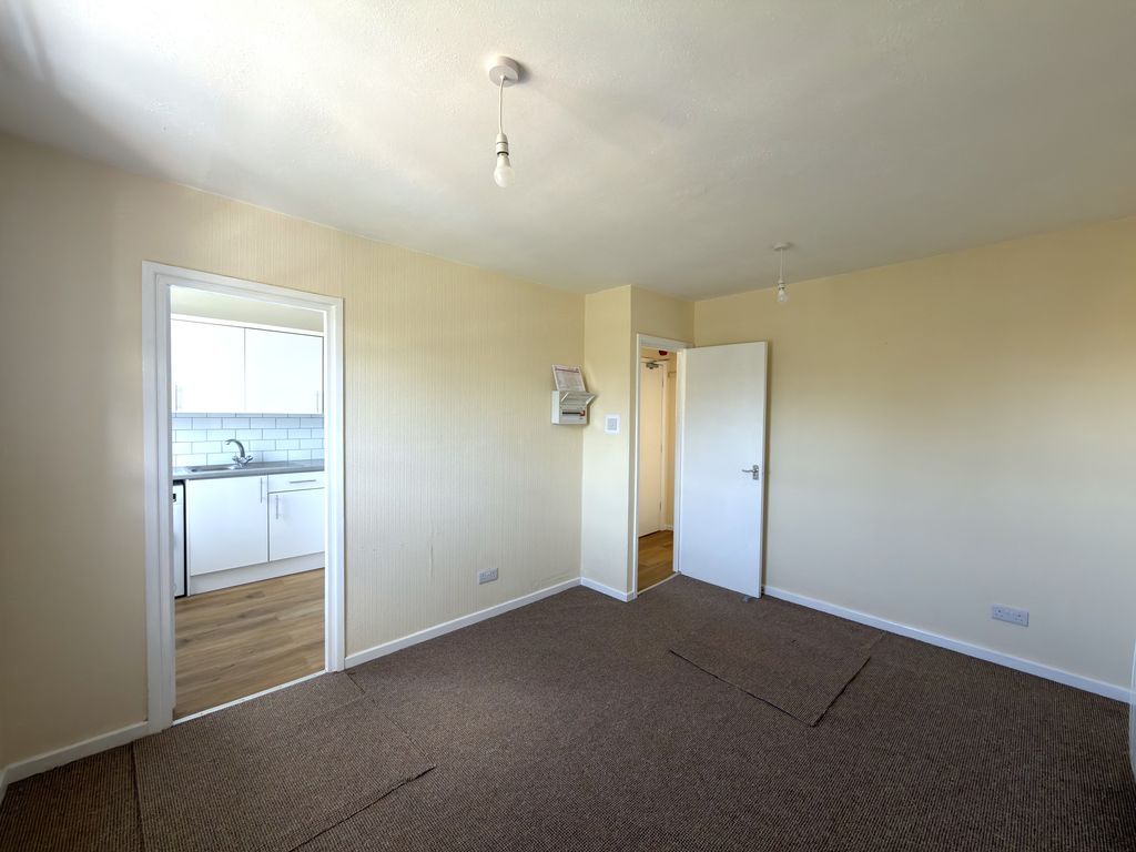Property photo 3 of 7 Lounge