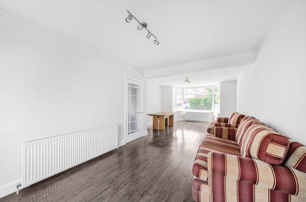 Property photo 3 of 19