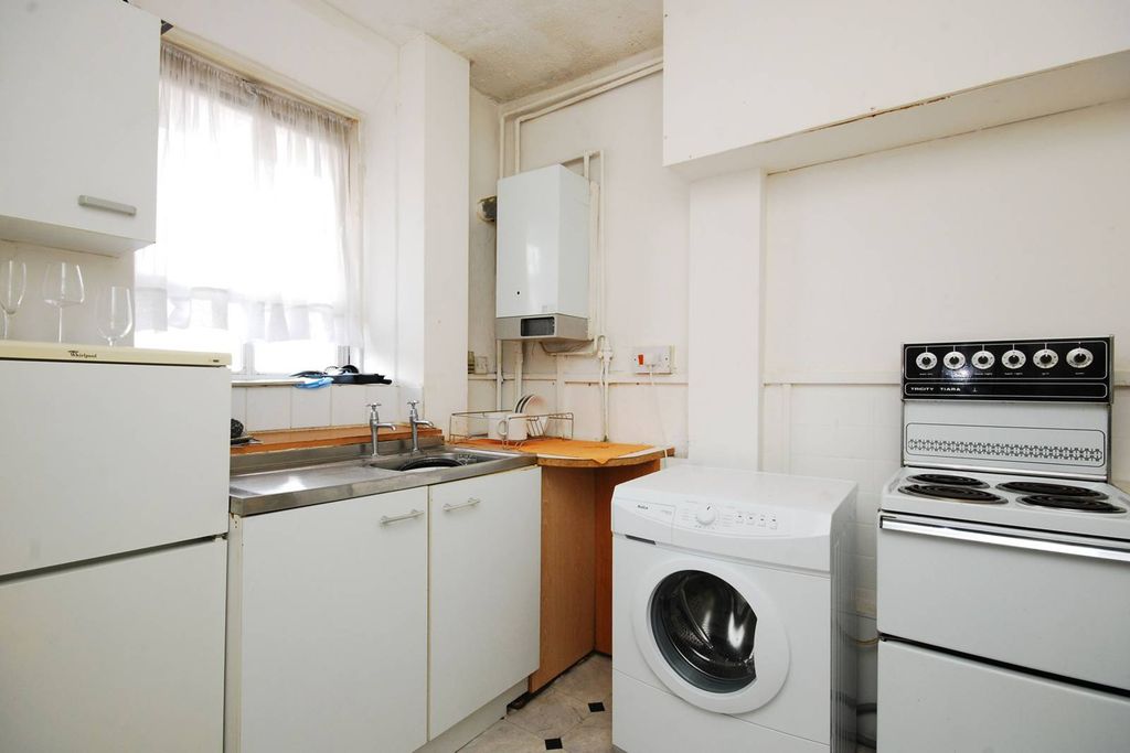 Property photo 1 of 3