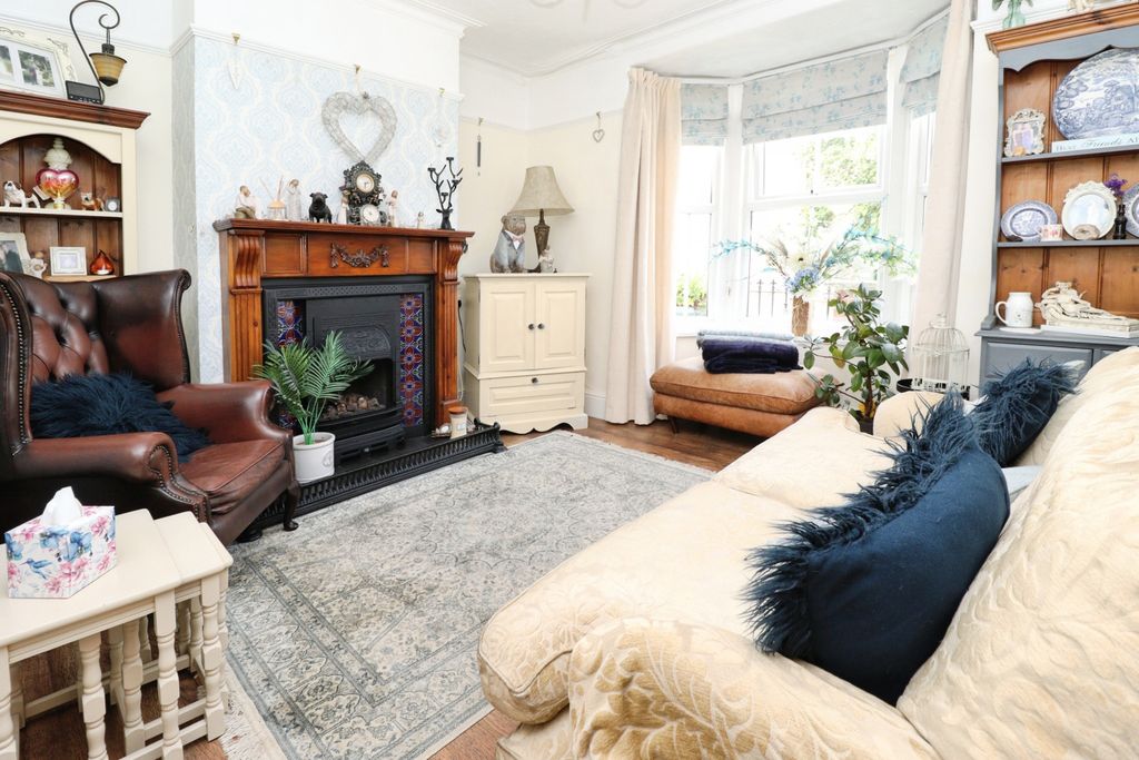 Property photo 3 of 11 Img_1877