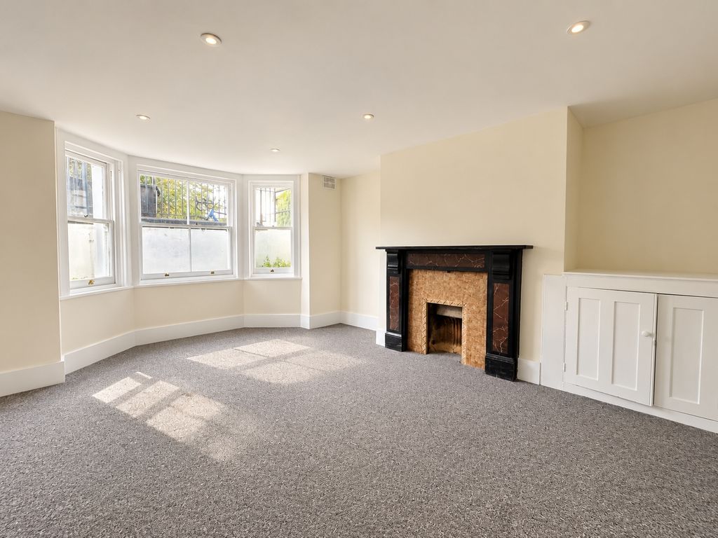 Property photo 3 of 7 Picture No. 16