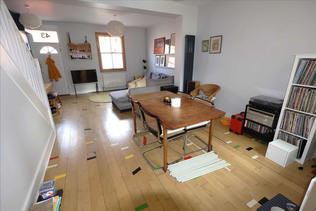 Property photo 3 of 16