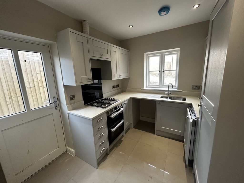 Property photo 2 of 3