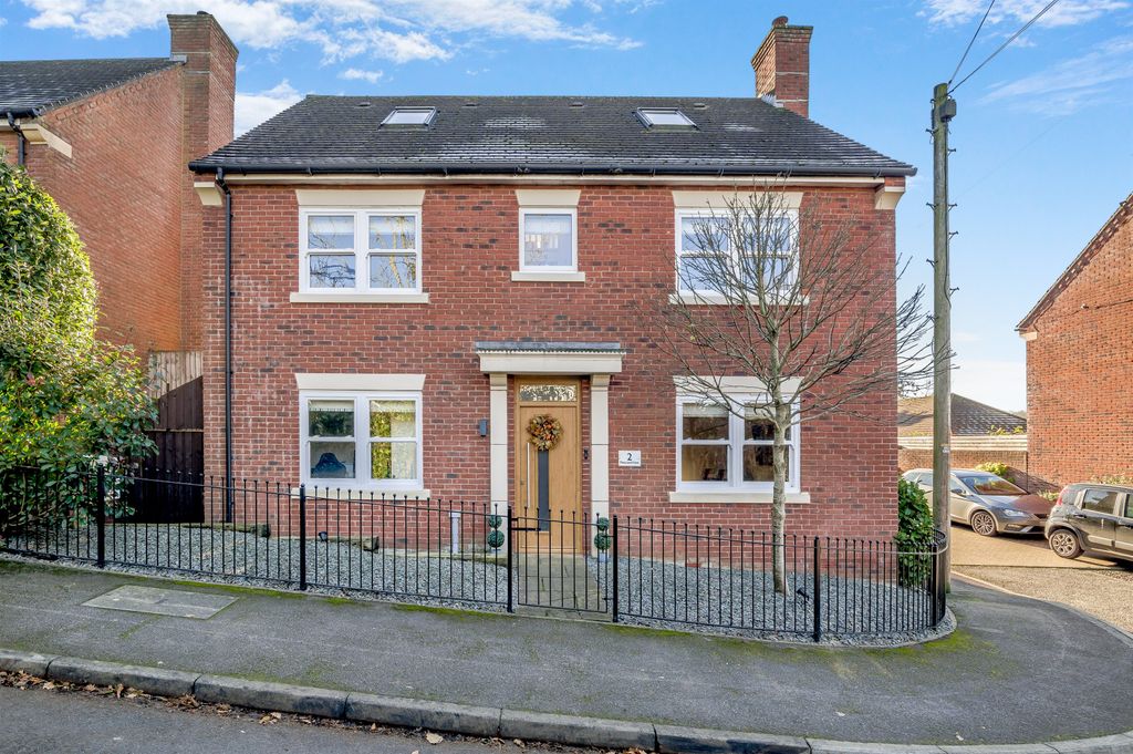 Property photo 1 of 25