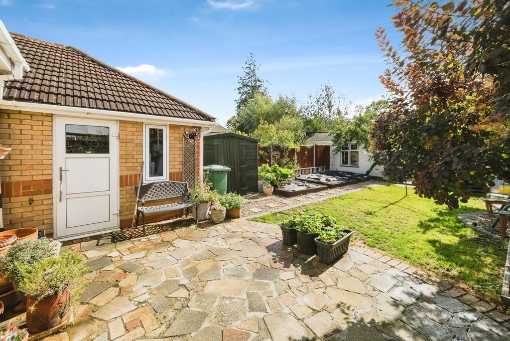 Property photo 2 of 17 Photo