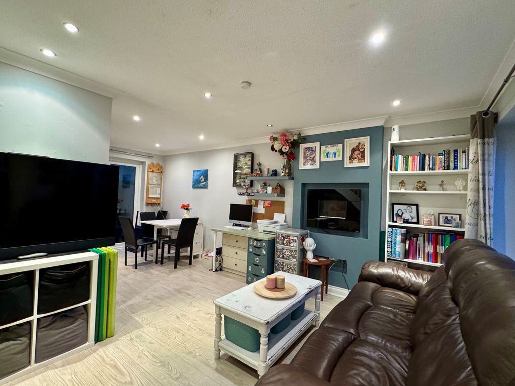 Property photo 2 of 10 Floorplan