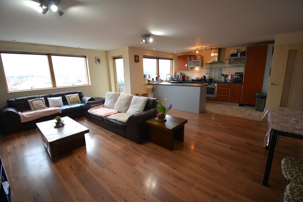 Property photo 3 of 11
