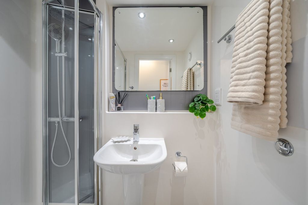 Property photo 3 of 9 Picture No. 05